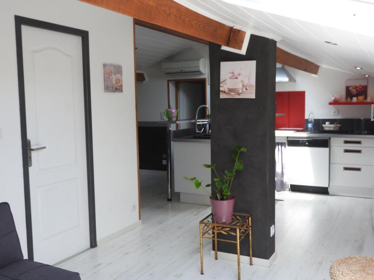 Appartement Mansarde Et Climatise 50 M2 Pompignan  Exteriör bild