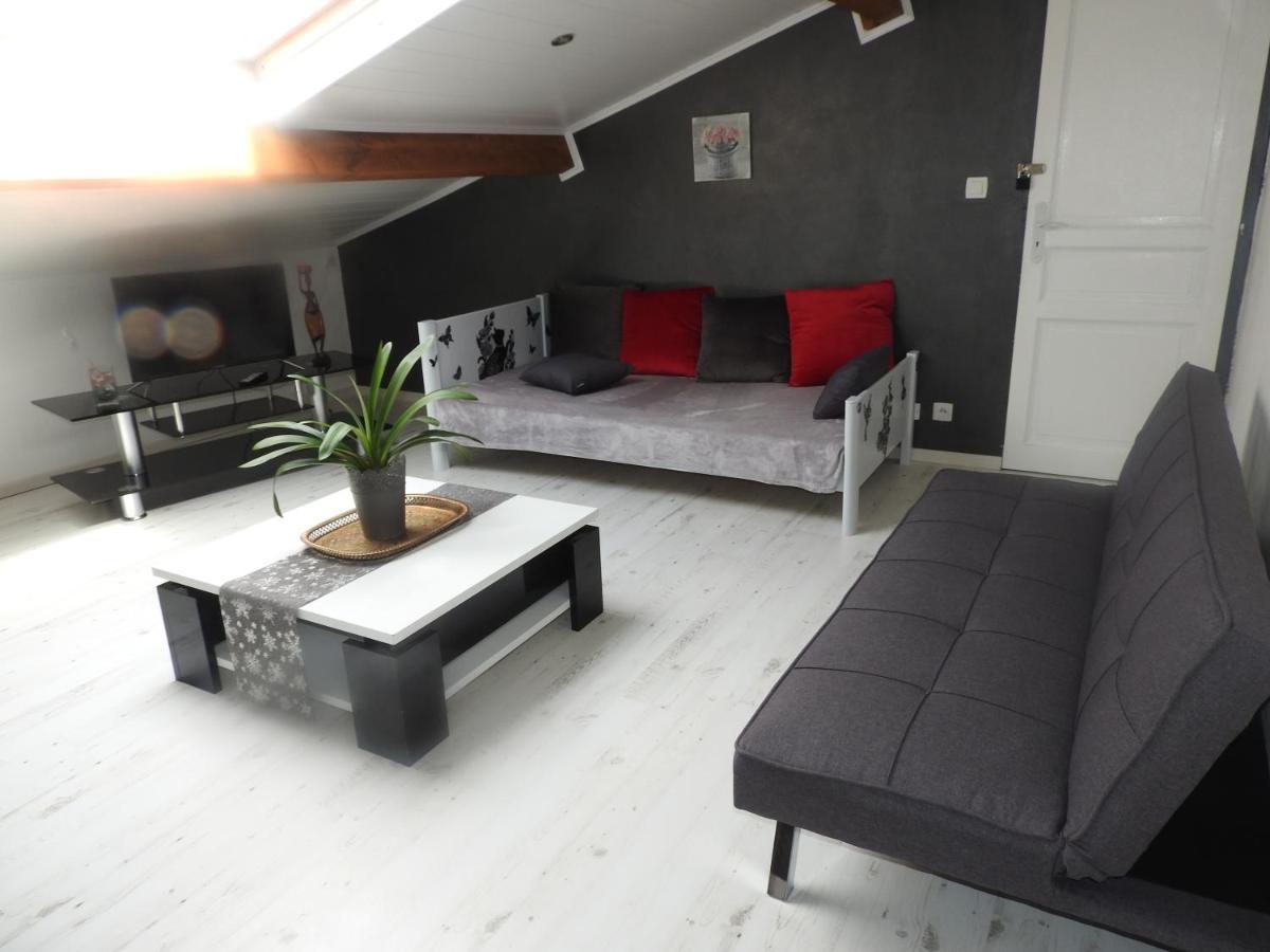 Appartement Mansarde Et Climatise 50 M2 Pompignan  Exteriör bild