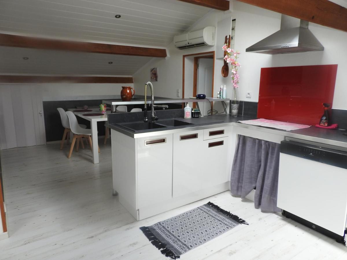 Appartement Mansarde Et Climatise 50 M2 Pompignan  Exteriör bild