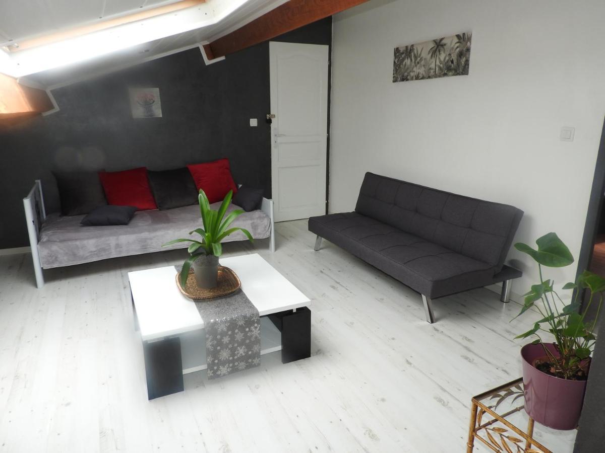 Appartement Mansarde Et Climatise 50 M2 Pompignan  Exteriör bild
