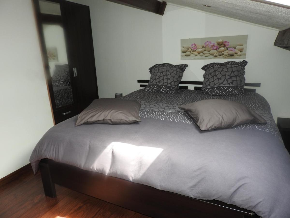 Appartement Mansarde Et Climatise 50 M2 Pompignan  Exteriör bild