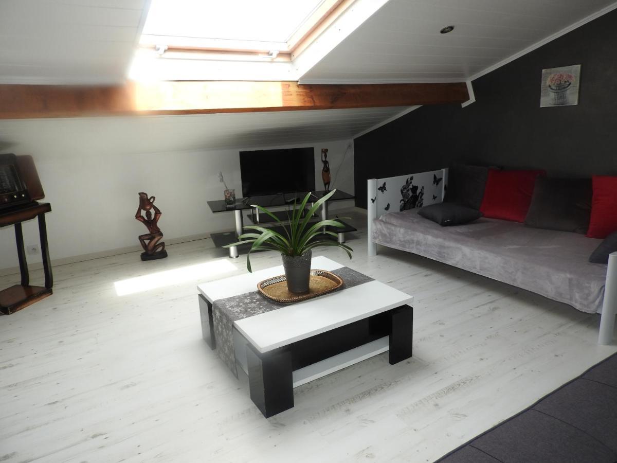Appartement Mansarde Et Climatise 50 M2 Pompignan  Exteriör bild