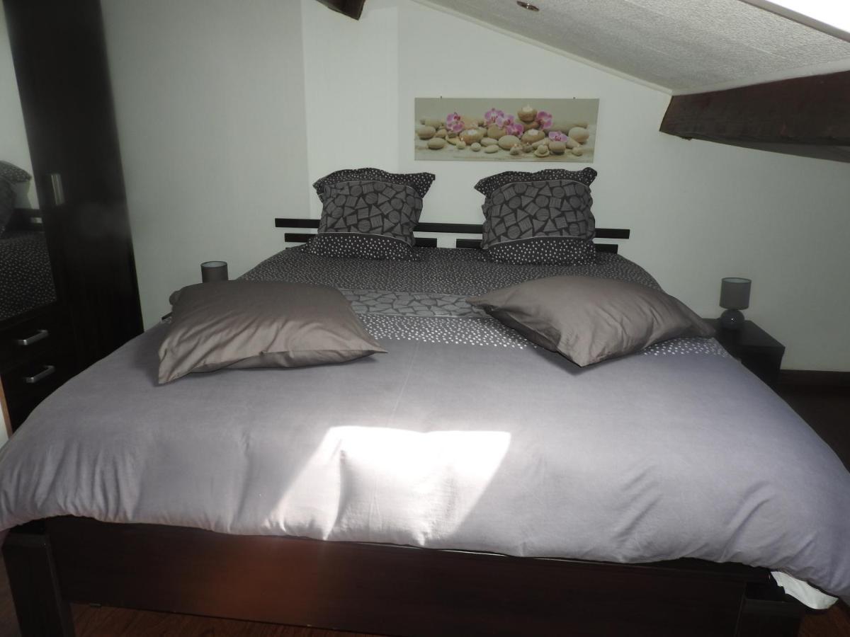 Appartement Mansarde Et Climatise 50 M2 Pompignan  Exteriör bild