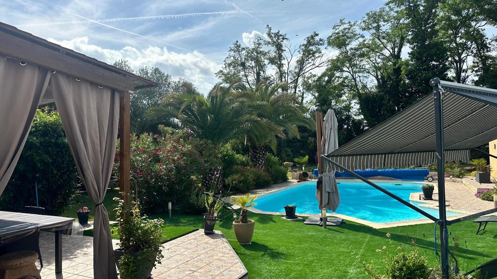 Appartement Mansarde Et Climatise 50 M2 Pompignan  Exteriör bild